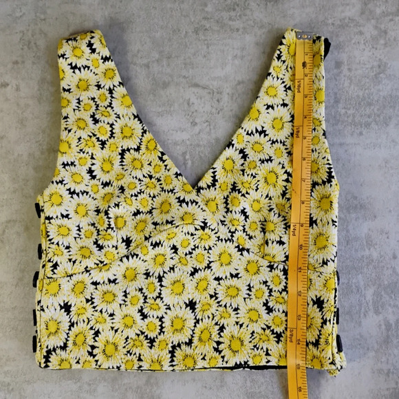 Maeve Anthropologie Cropped Daisy Print Tank Top Babydoll Side Buttons Size XS - Picture 8 of 10